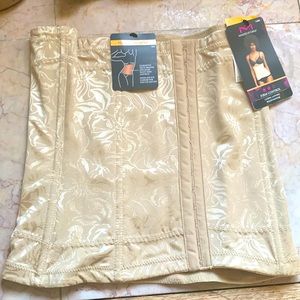 Maidenform shapewear SM